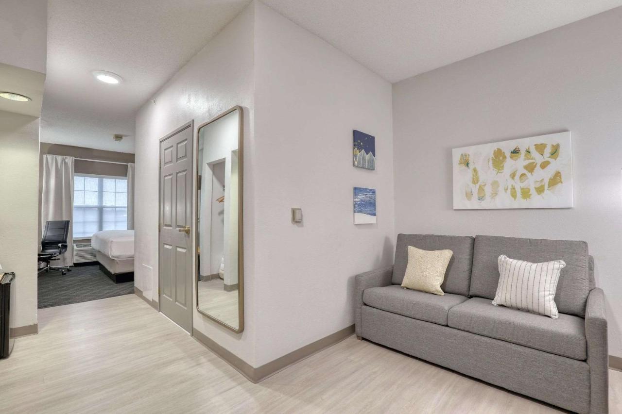 אוק קריק Comfort Suites Milwaukee Airport מראה חיצוני תמונה