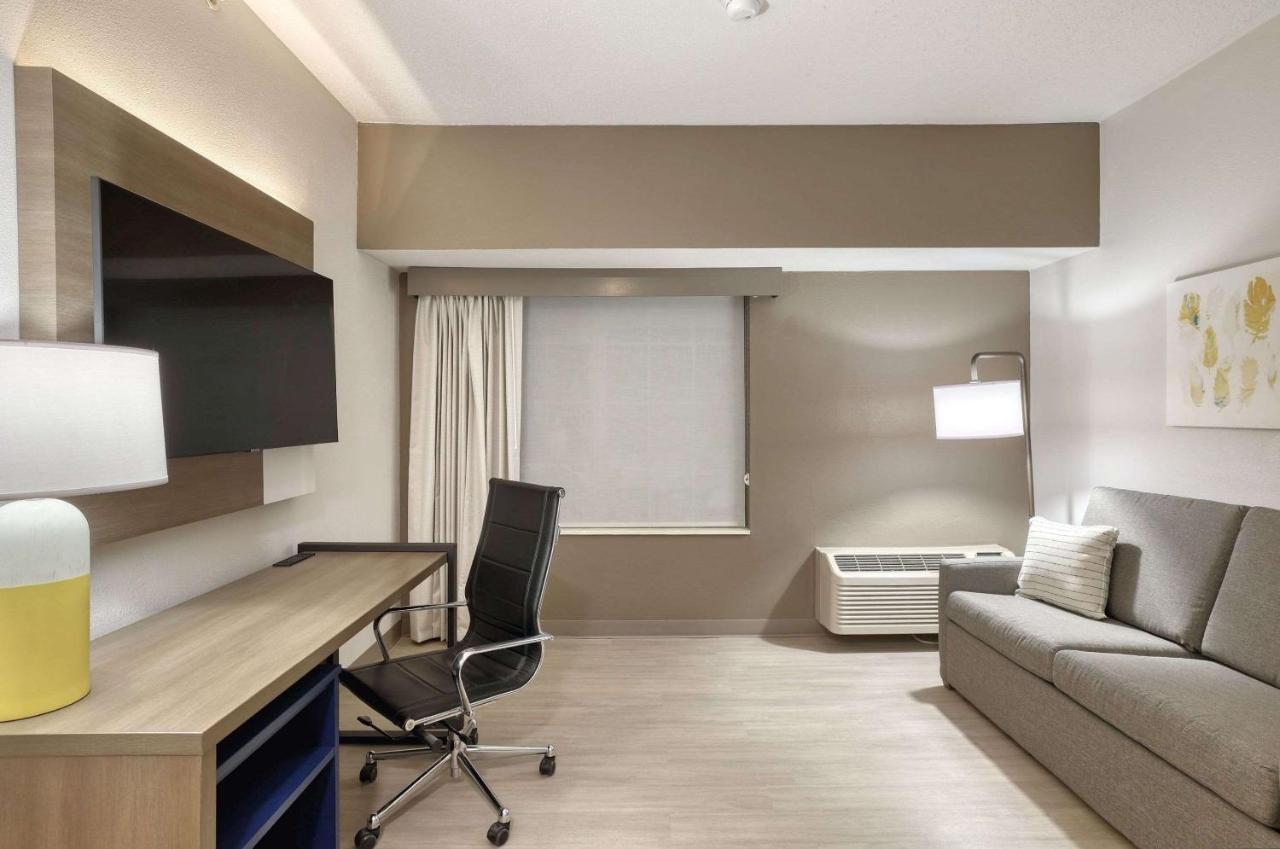 אוק קריק Comfort Suites Milwaukee Airport מראה חיצוני תמונה