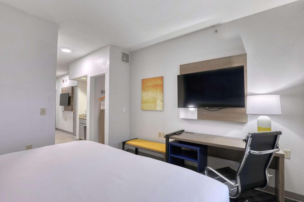 אוק קריק Comfort Suites Milwaukee Airport מראה חיצוני תמונה