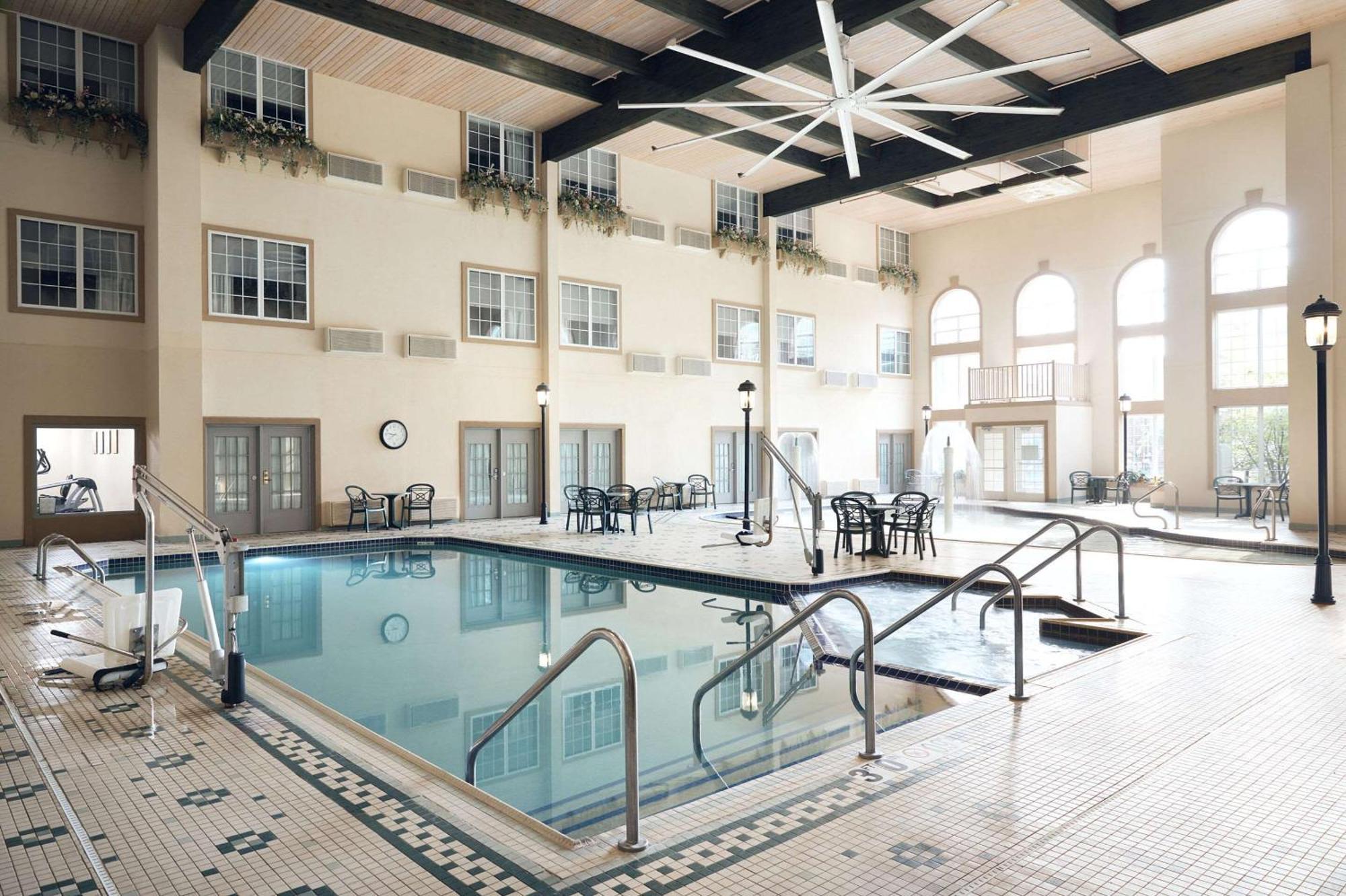 אוק קריק Comfort Suites Milwaukee Airport מראה חיצוני תמונה